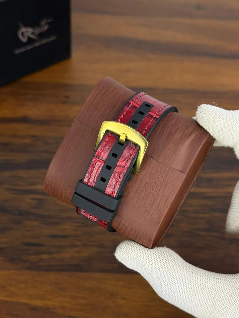 Royal Ice Luxe Crystal Watch – Premium Diamond-Style Statement Timepiece